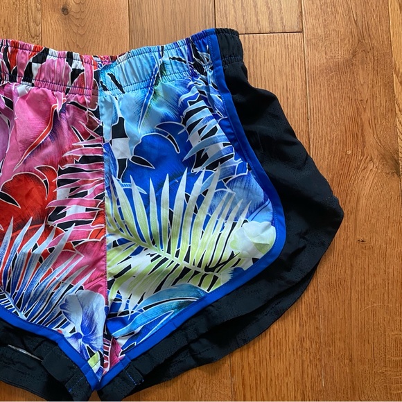Nike tempo dri-fit running shorts size XS tropical print - Picture 6 of 6